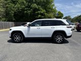 Used 2024 Jeep Grand Cherokee Limited image 2