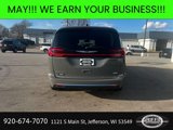 Used 2023 Chrysler Pacifica Touring-L image 4