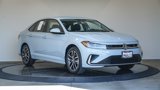 Used 2025 Volkswagen Jetta SE image 6