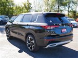New 2025 Mitsubishi Outlander SE image 2