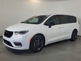 New 2026 Chrysler Pacifica Select image 3