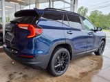Used 2023 GMC Terrain SLE image 3