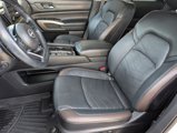 Used 2024 Nissan Pathfinder Platinum image 5