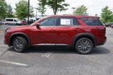 New 2025 Nissan Pathfinder SL image 2