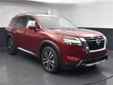 New 2025 Nissan Pathfinder Platinum image 2