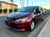 Used 2023 Chrysler Voyager LX image 4