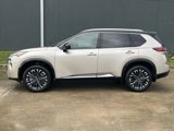 New 2025 Nissan Rogue Platinum w/ Tech Package image 4