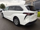 Used 2023 Toyota Sienna LE image 3