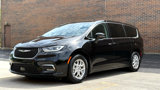 Used 2024 Chrysler Pacifica Touring-L image 4
