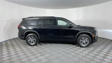 New 2025 Chevrolet Traverse LT image 3
