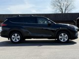 Used 2022 Toyota Highlander LE image 6