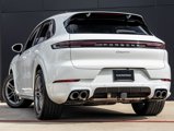 Certified 2025 Porsche Cayenne image 3