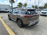 New 2025 Nissan Pathfinder Platinum image 4
