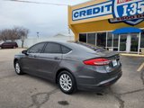 Used 2017 Ford Fusion SE image 3