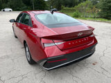 Used 2025 Hyundai Elantra SE image 5