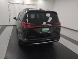 Used 2022 Chrysler Pacifica Touring-L image 6