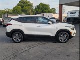 Used 2022 Kia Seltos LX image 4