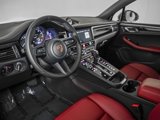 Certified 2025 Porsche Macan Turbo image 4