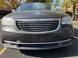 Used 2016 Chrysler Town & Country Touring image 3