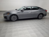 Used 2023 Nissan Altima 2.5 SV image 2