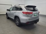Used 2019 Toyota Highlander LE image 5