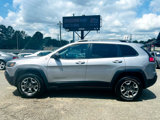 Used 2019 Jeep Cherokee Trailhawk image 3