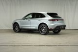Certified 2025 Porsche Macan image 3