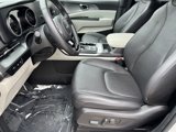 Used 2023 Kia Carnival LX image 5