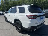 New 2025 Honda Pilot Touring image 3