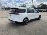 Used 2024 Kia Carnival EX image 3