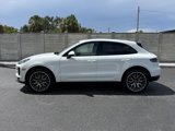 Certified 2019 Porsche Macan image 2