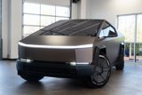 Used 2024 Tesla Cybertruck AWD Crew Cab image 2