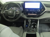 Certified 2025 Toyota Highlander XLE image 2
