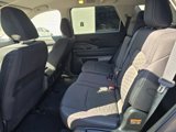 Used 2025 Nissan Pathfinder SV image 4