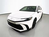 Used 2025 Toyota Camry SE image 3