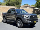 Used 2018 Toyota Tacoma TRD Off-Road image 2