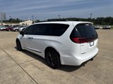 Used 2024 Chrysler Pacifica Touring-L w/ Uconnect Theater Family Group image 5