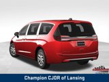 New 2025 Chrysler Pacifica Select image 4