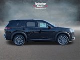 New 2025 Nissan Pathfinder SL w/ SL Premium Package image 4