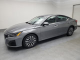 Used 2023 Nissan Altima 2.5 SV image 2