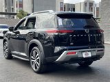 New 2025 Nissan Pathfinder Platinum image 3
