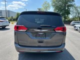 Used 2019 Chrysler Pacifica Touring-L image 6