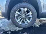 New 2025 Chevrolet Equinox LT w/ Convenience Package II image 2
