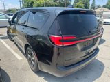 Used 2022 Chrysler Pacifica Touring-L w/ Uconnect Theater Family Group image 5