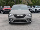 New 2025 Chrysler Pacifica Select image 2