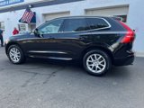 Used 2019 Volvo XC60 T5 Momentum w/ Premium Package image 2