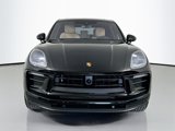 Certified 2024 Porsche Macan image 2