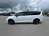 New 2026 Chrysler Pacifica Select image 4