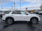 New 2025 Nissan Pathfinder SL image 2