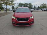 New 2026 Chrysler Pacifica Select image 2
